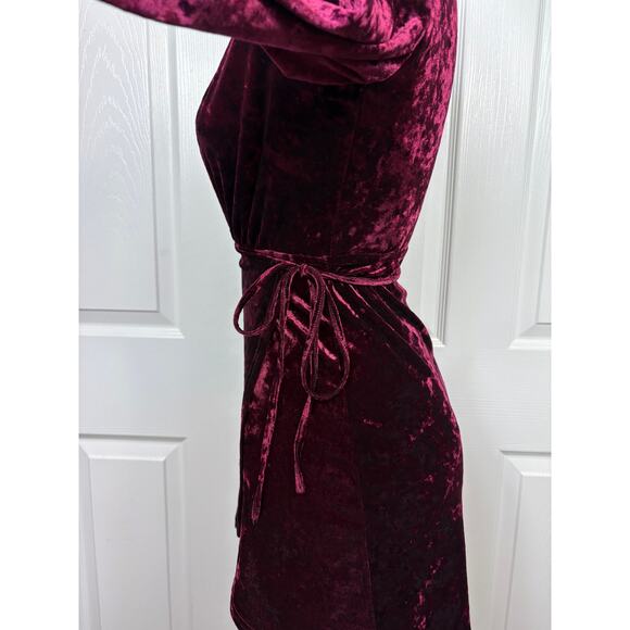 Tobi Wrap it Up Velvet Mini Dress Wine Deep V Neckline Women's Small NWT - Picture 6 of 13
